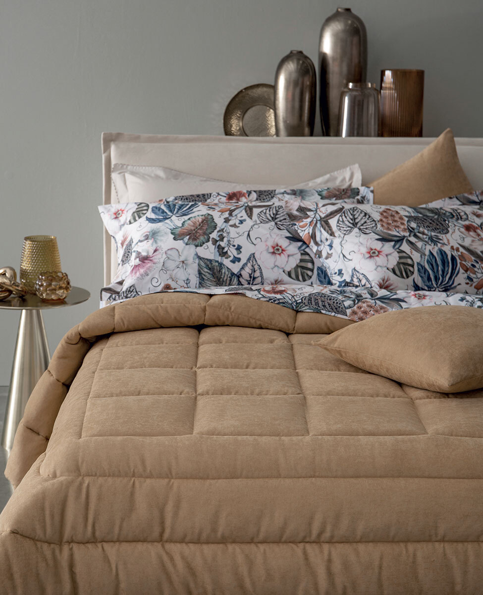 Comforter Maximilian queen bed