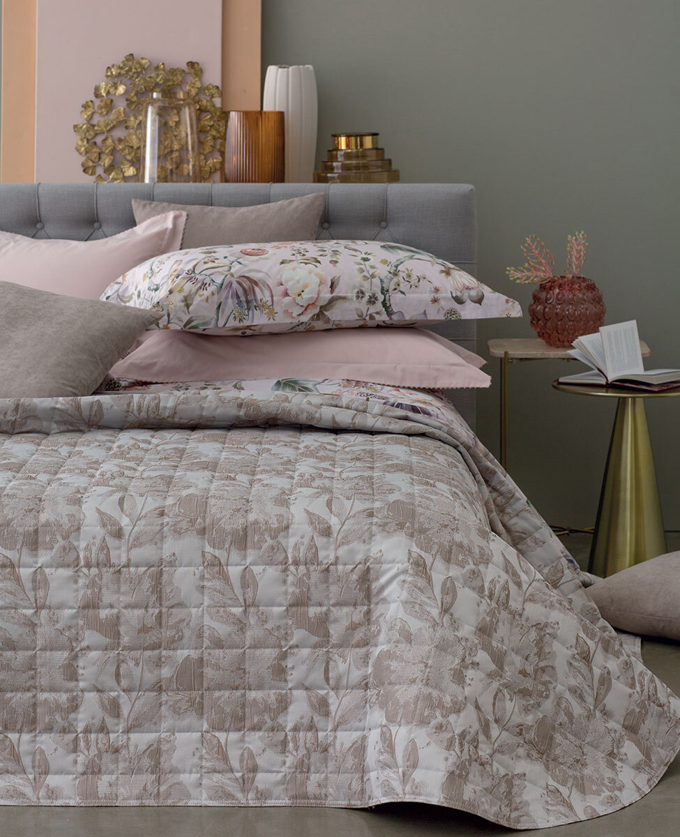 Double bedspread hotsell